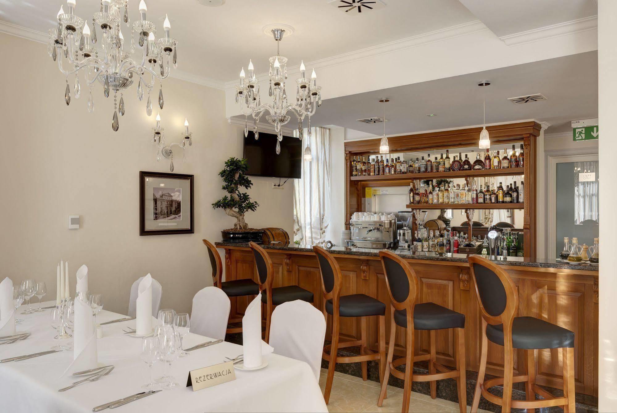 Hotel Willa Hueta เคียลเซ ภายนอก รูปภาพ