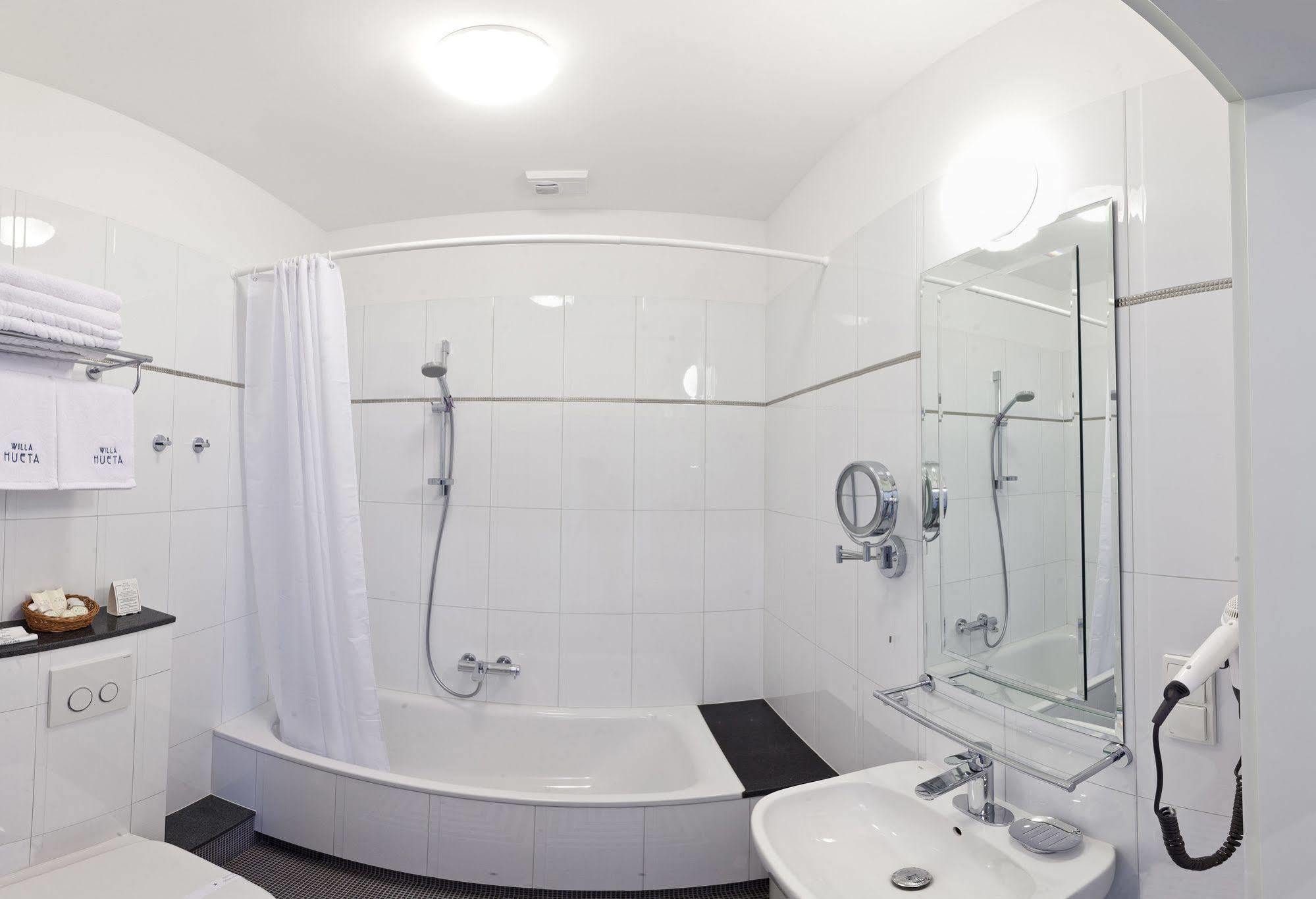 Hotel Willa Hueta เคียลเซ ภายนอก รูปภาพ
