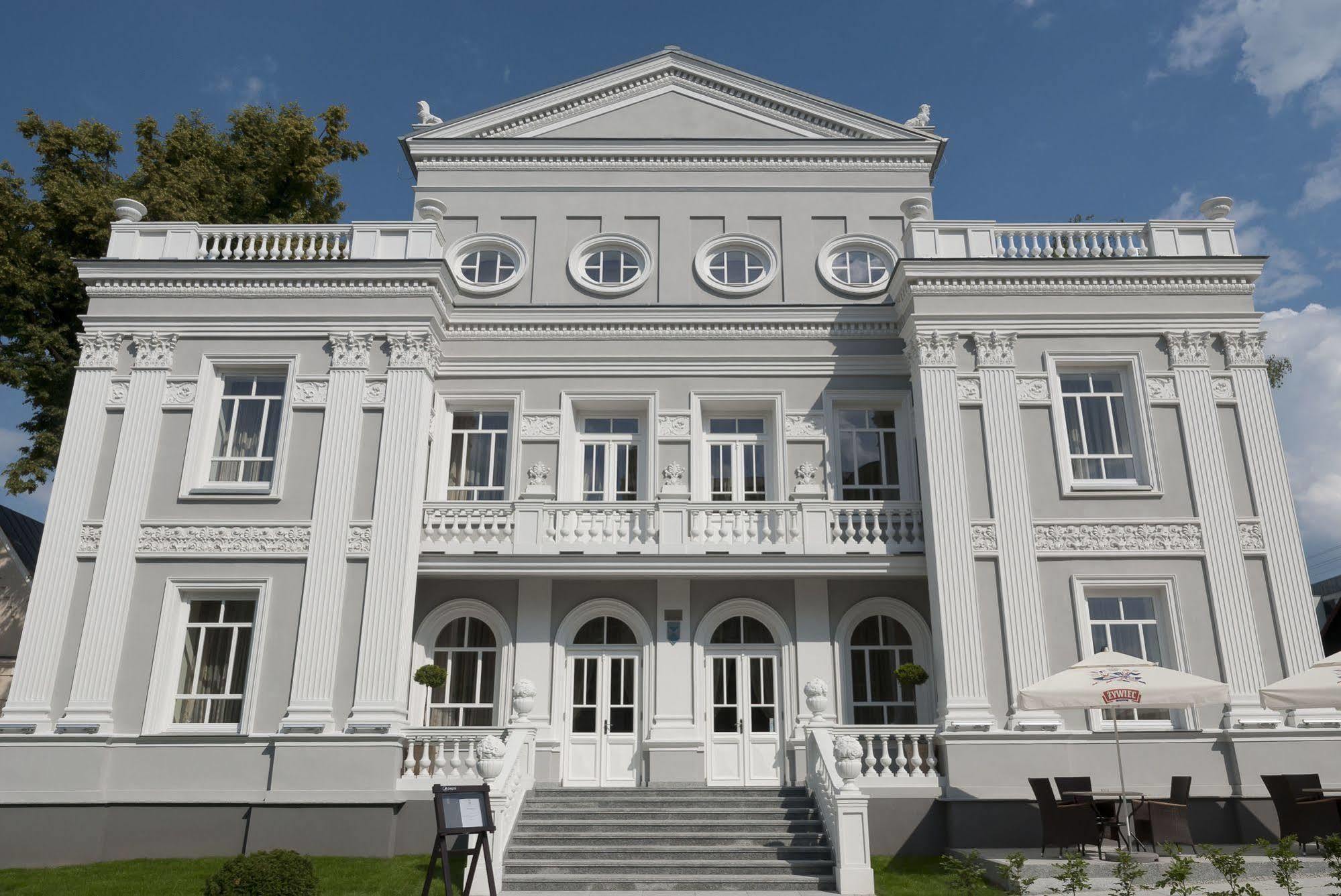 Hotel Willa Hueta เคียลเซ ภายนอก รูปภาพ